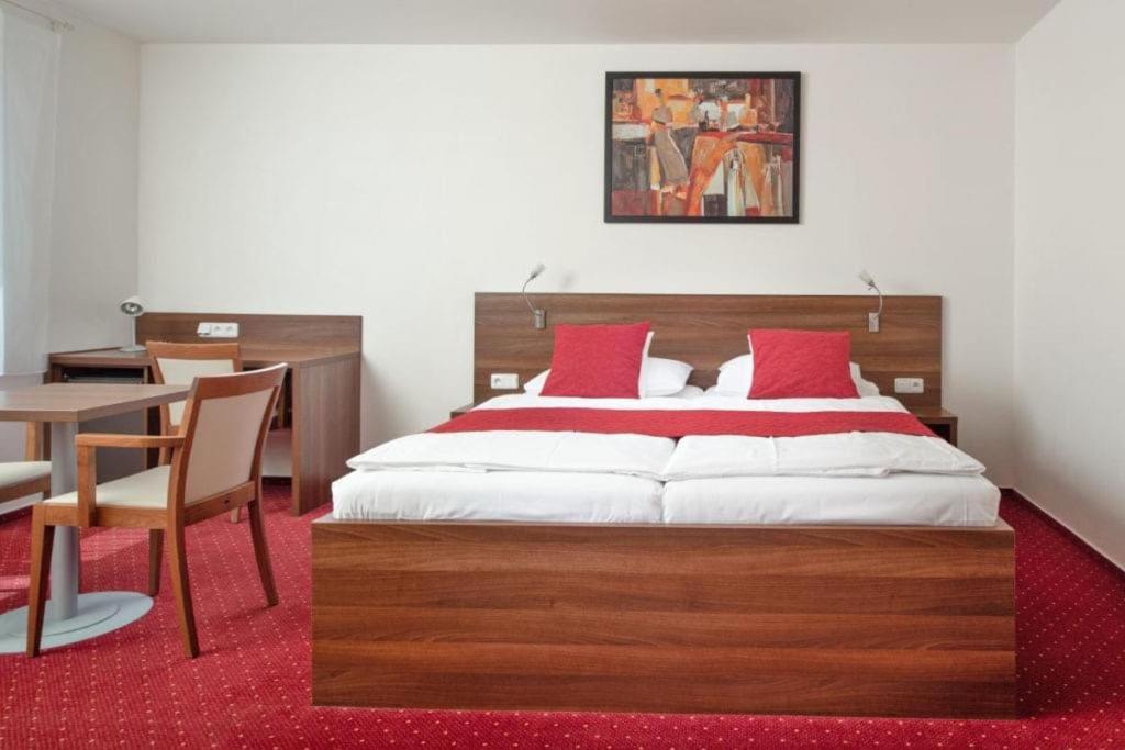 Pension PRIMUS Beroun  Bagian luar foto