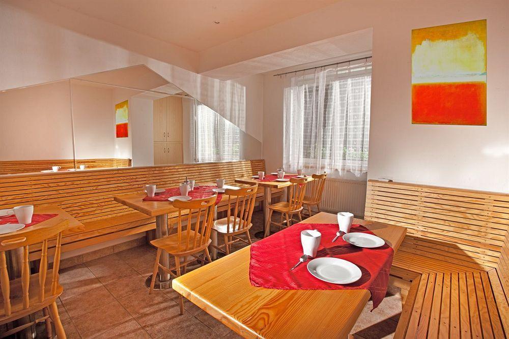 Pension PRIMUS Beroun  Bagian luar foto