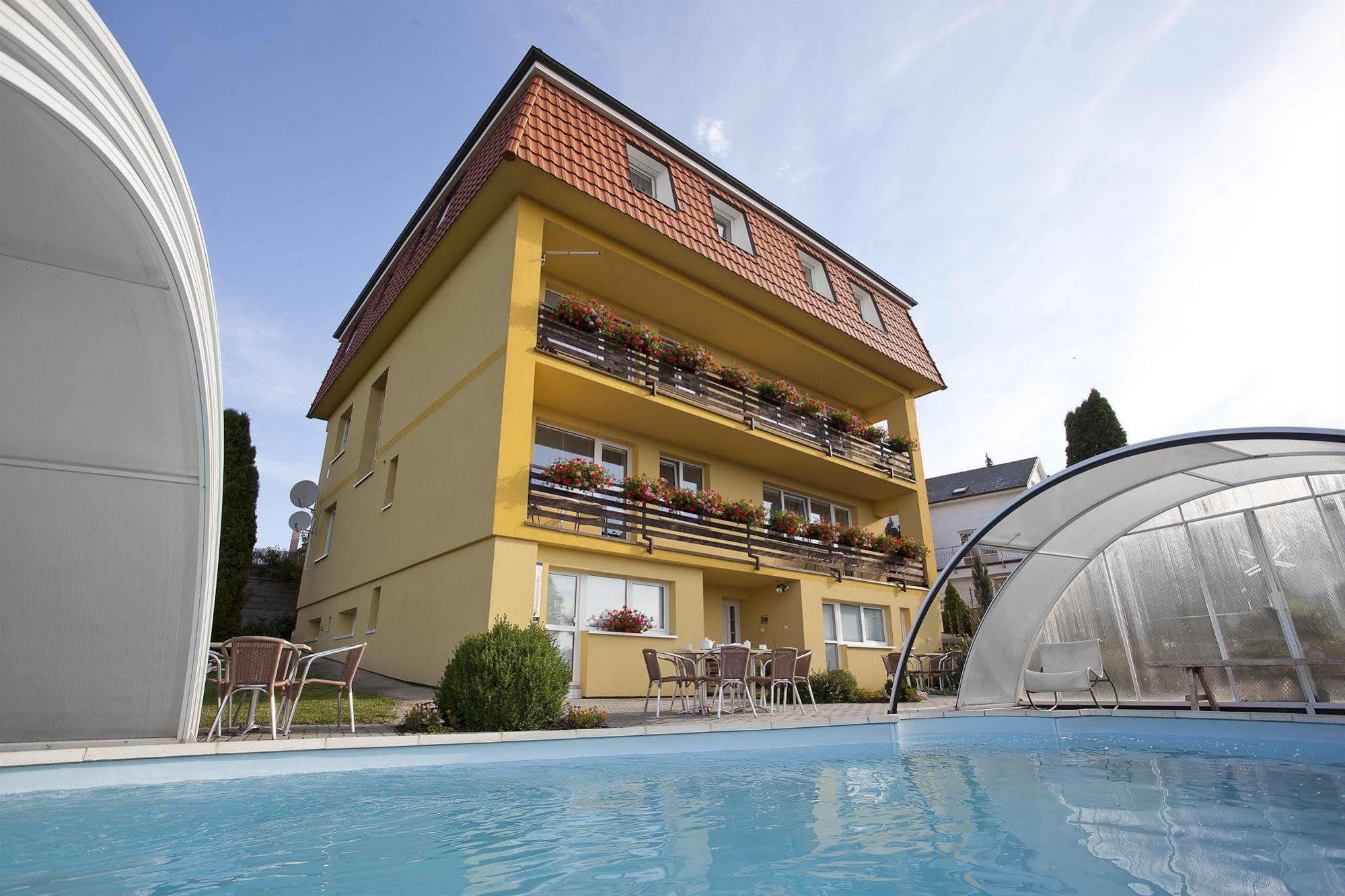 Pension PRIMUS Beroun  Bagian luar foto